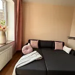 Romantique De Luxe A Chambre, Salon Sdb Privee 2e Etage Gæstehus