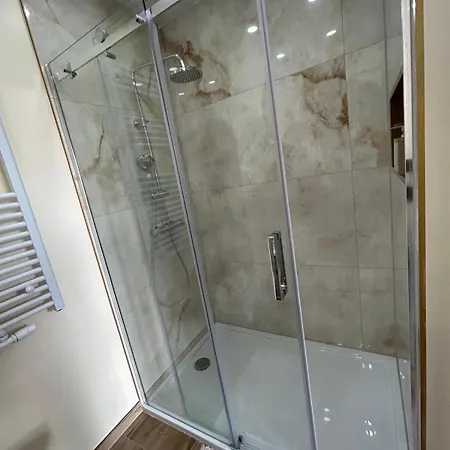 Romantique A Liege, Et Salon Climatises, Sdb Privee, Kitchenette, 2e Etage ゲストハウス リエージュ