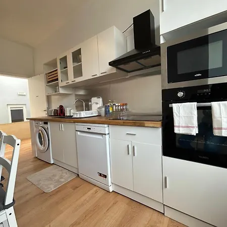 Romantique A Liege, Et Salon Climatises, Sdb Privee, Kitchenette, 2e Etage ゲストハウス リエージュ